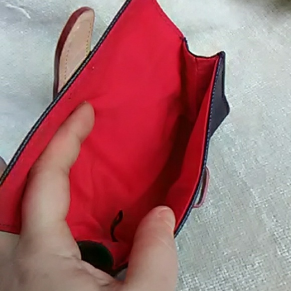 ⌛️ CLEARANCE  - Authentic Dooney & Bourke pouch - Picture 4 of 4